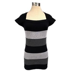 Xhilaration Medium Black & Gray fine Knit Short Sleeve Sweater